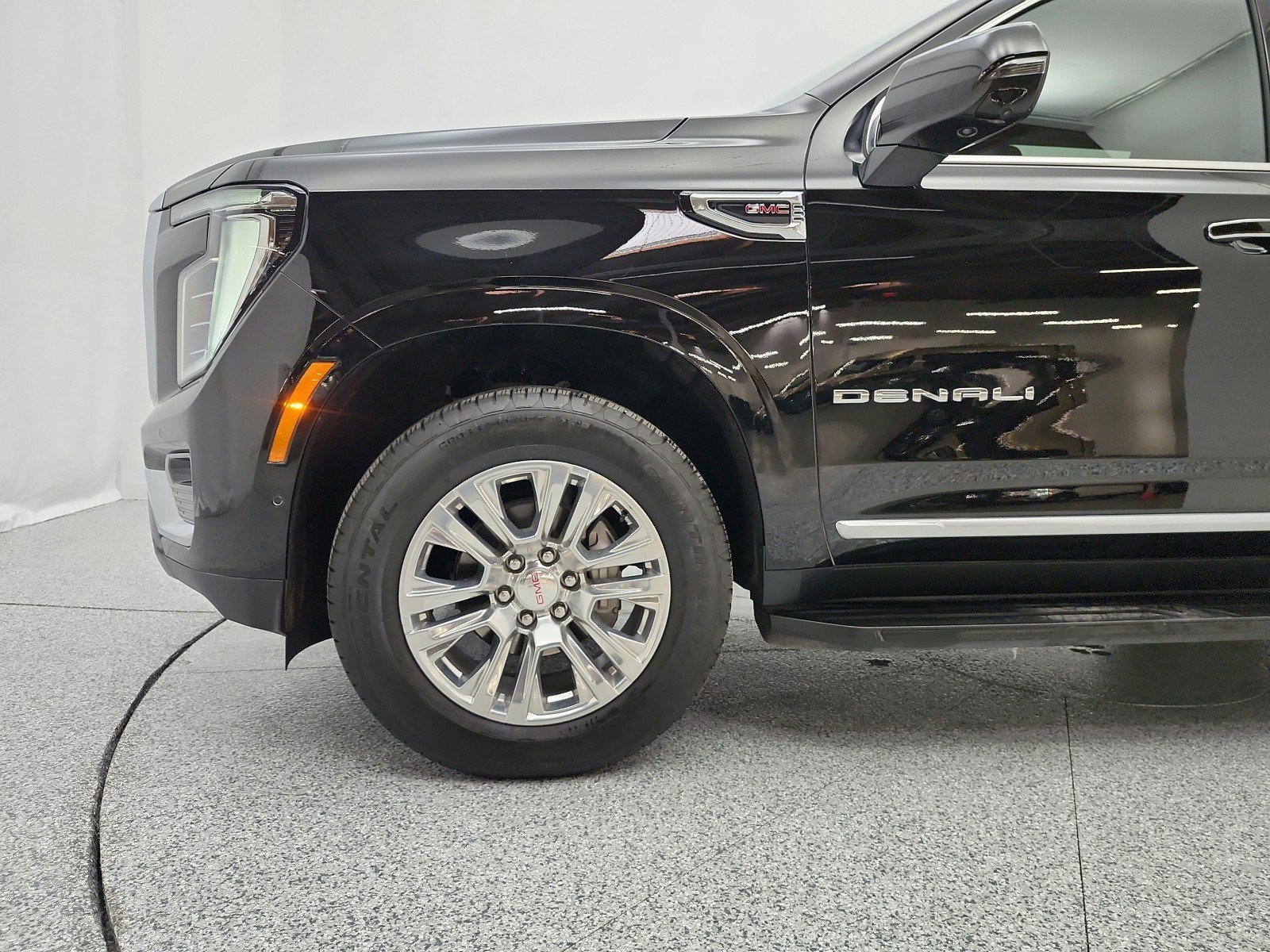 Used 2025 GMC Yukon Denali AWD/4WD image 21