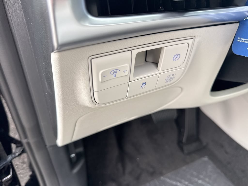 New 2026 Hyundai Tucson Blue SE AWD/4WD image 11