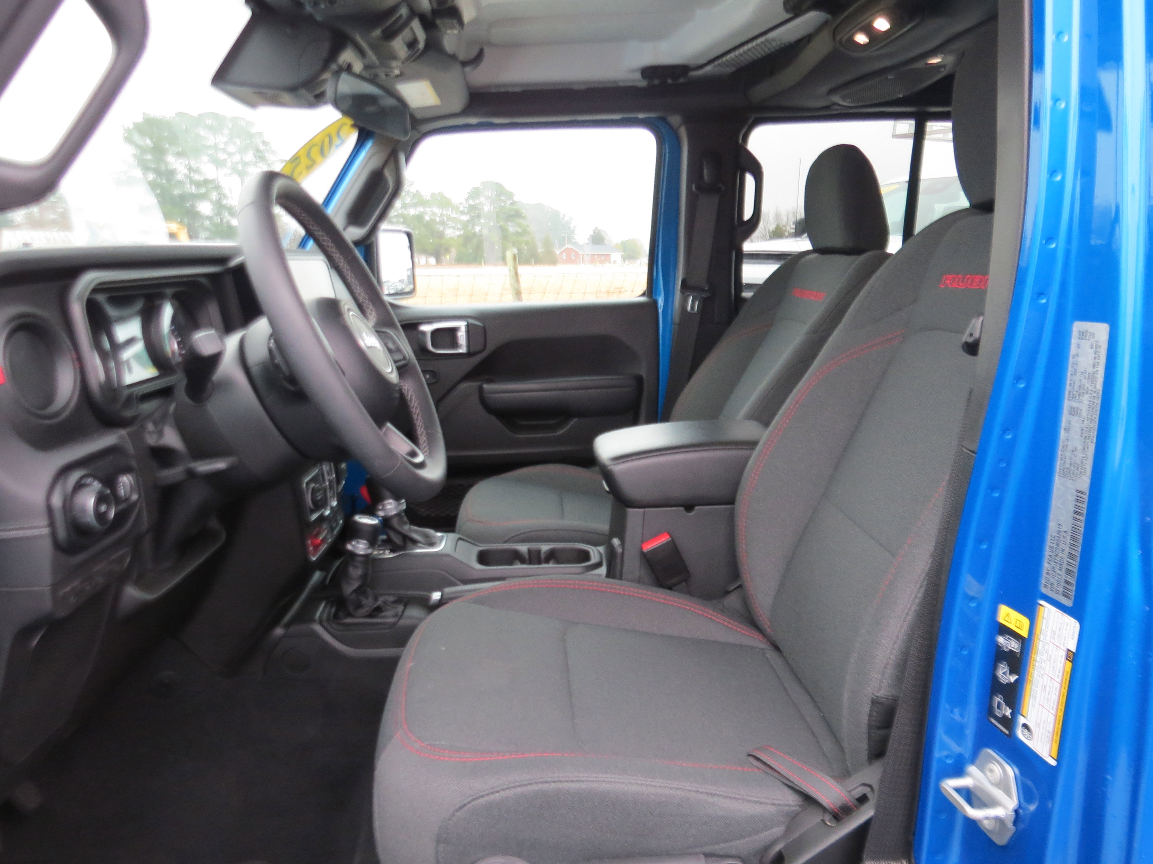 Used 2025 Jeep Wrangler Unlimited Rubicon image 15