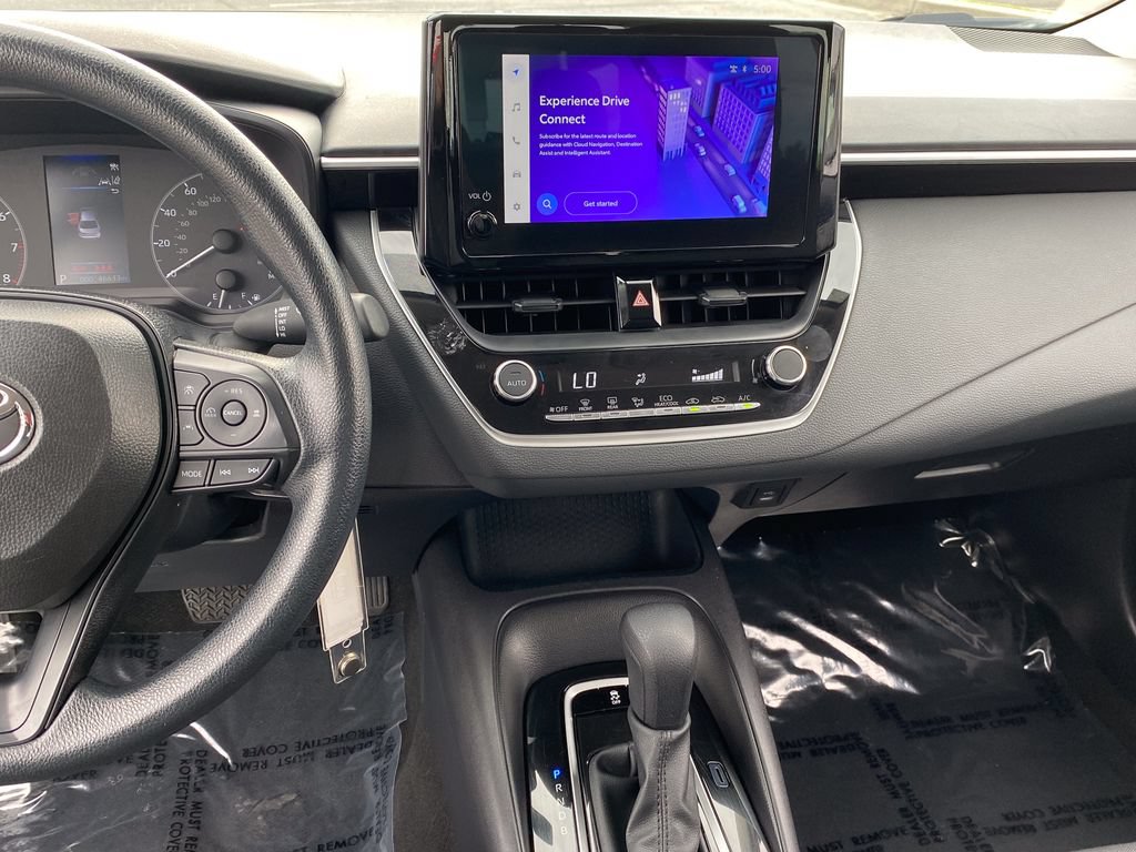 Used 2025 Toyota Corolla LE FWD image 21