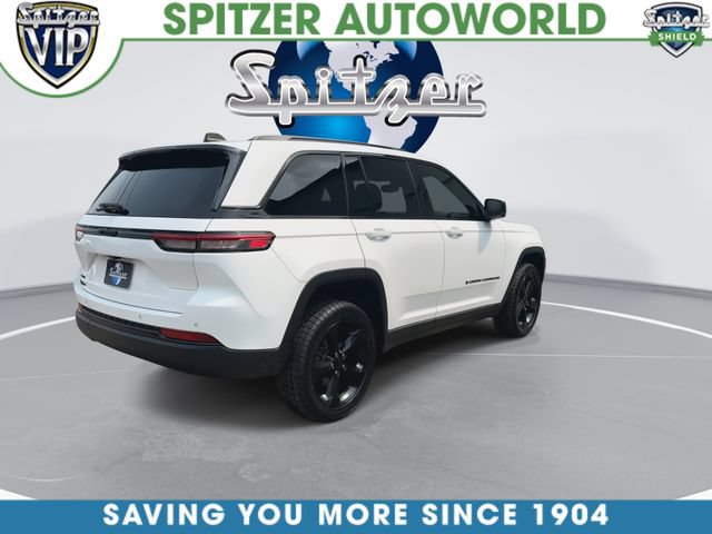 Used 2023 Jeep Grand Cherokee Altitude AWD/4WD image 9