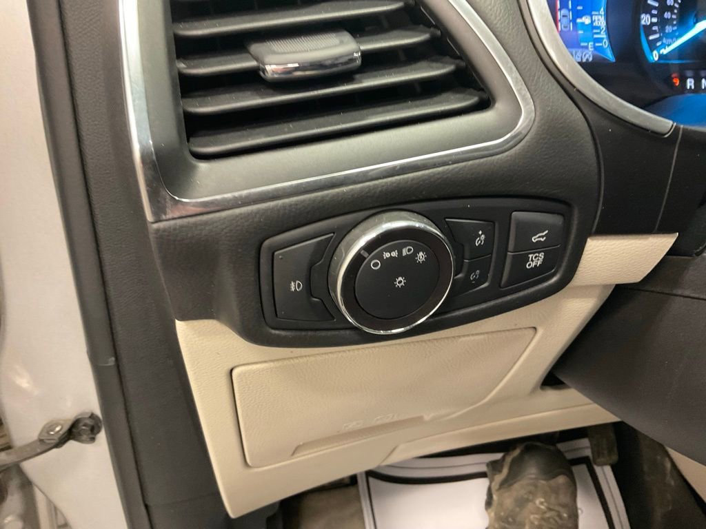 Used 2019 Ford Edge Titanium image 12