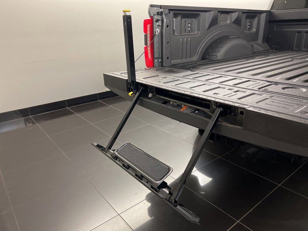 New 2025 Ford F250 XLT w/ Black Appearance Package image 36