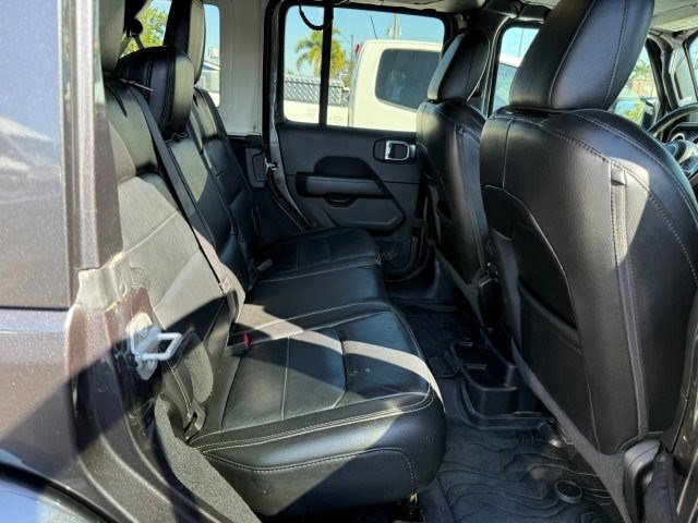Used 2020 Jeep Wrangler Unlimited Sahara image 12