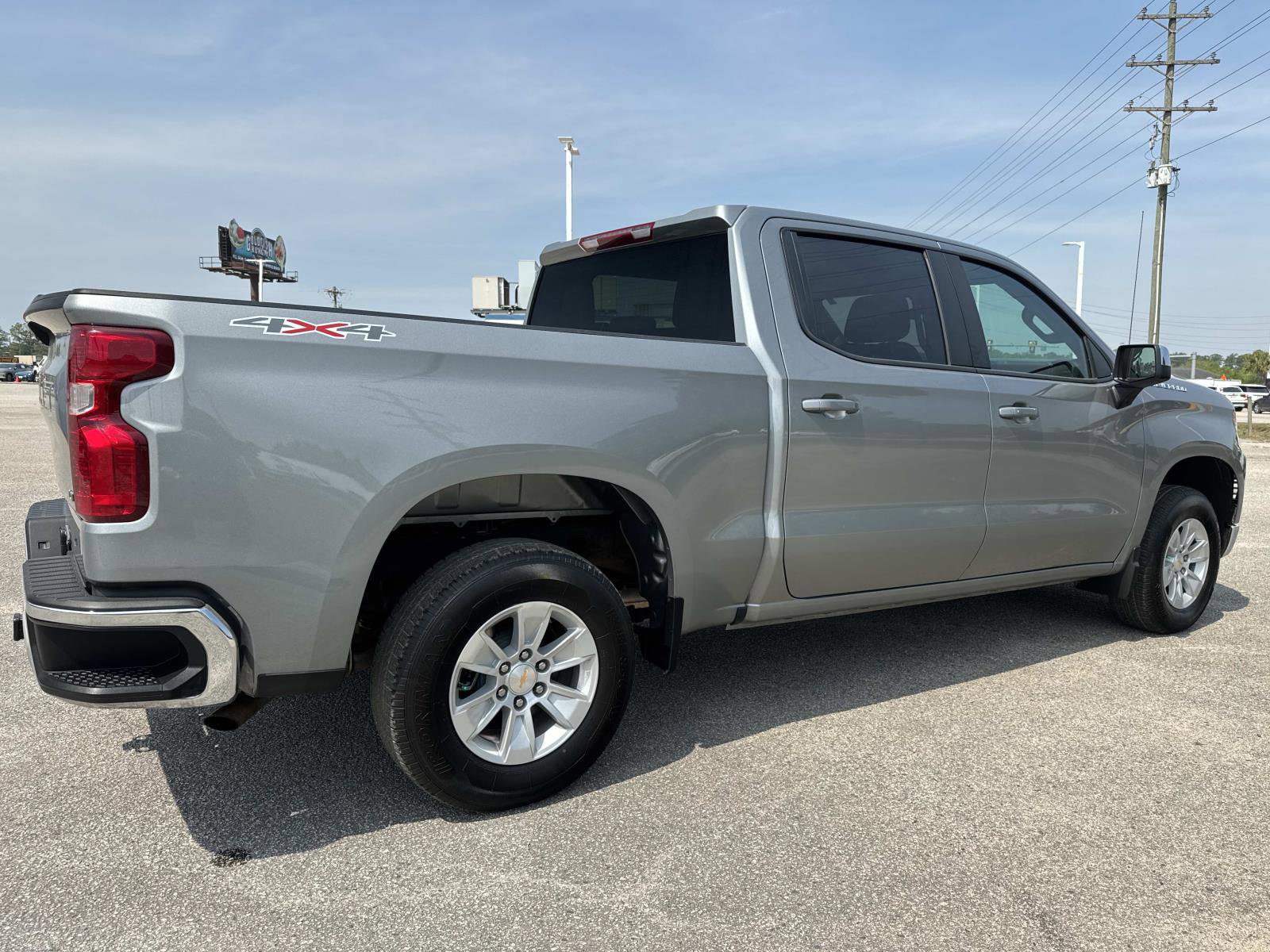 Used 2025 Chevrolet Silverado 1500 LT AWD/4WD image 4