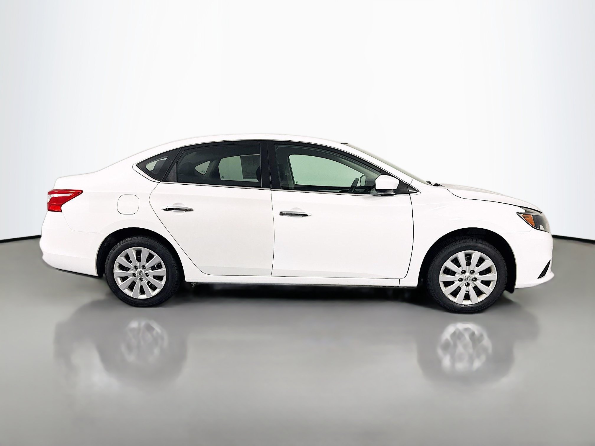Used 2018 Nissan Sentra S FWD image 4