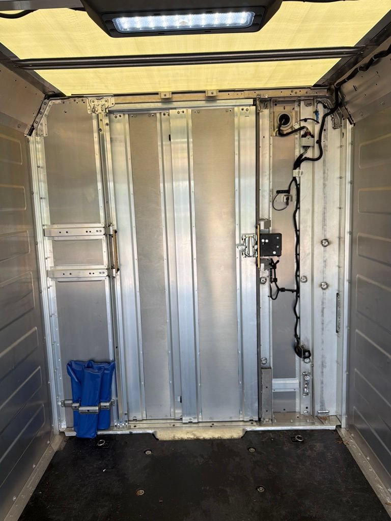Used 2024 Chevrolet Brightdrop 600 w/ Commercial Equipment Package AWD/4WD image 21