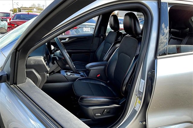 Used 2024 Ford Escape ST-Line w/ Tech Pack #1 image 18