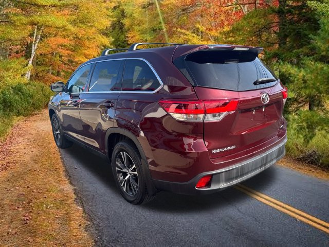 Used 2019 Toyota Highlander LE AWD/4WD image 5