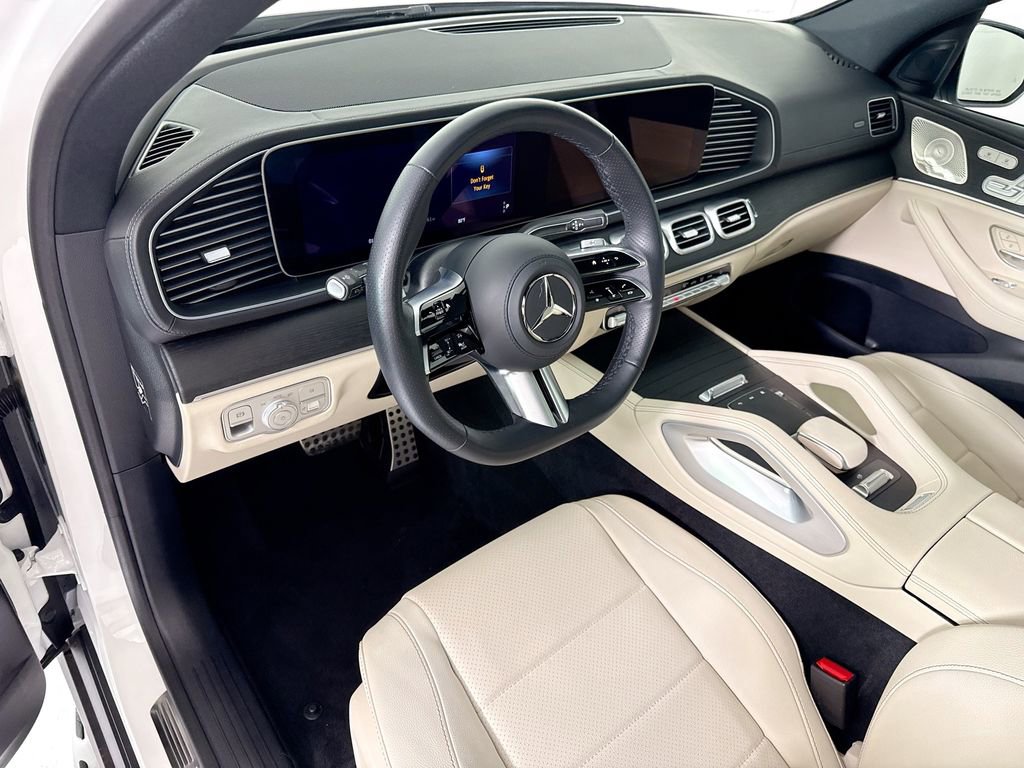 Certified 2025 Mercedes-Benz GLS 450 4MATIC image 9