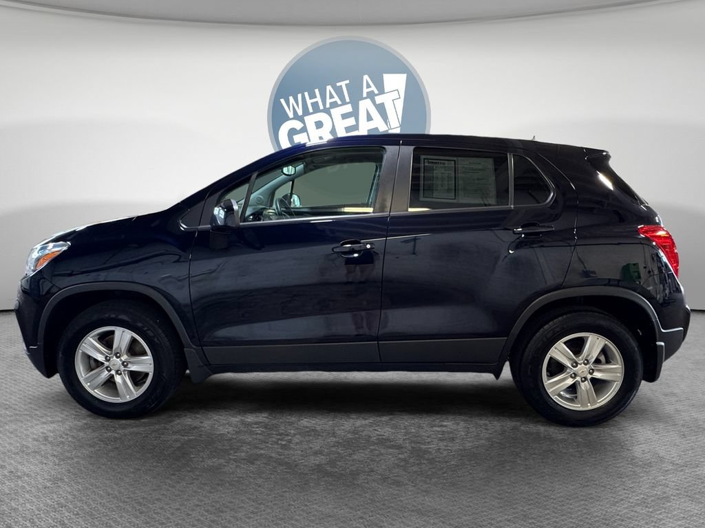 Used 2021 Chevrolet Trax LS w/ Tint and Cruise Package AWD/4WD image 7