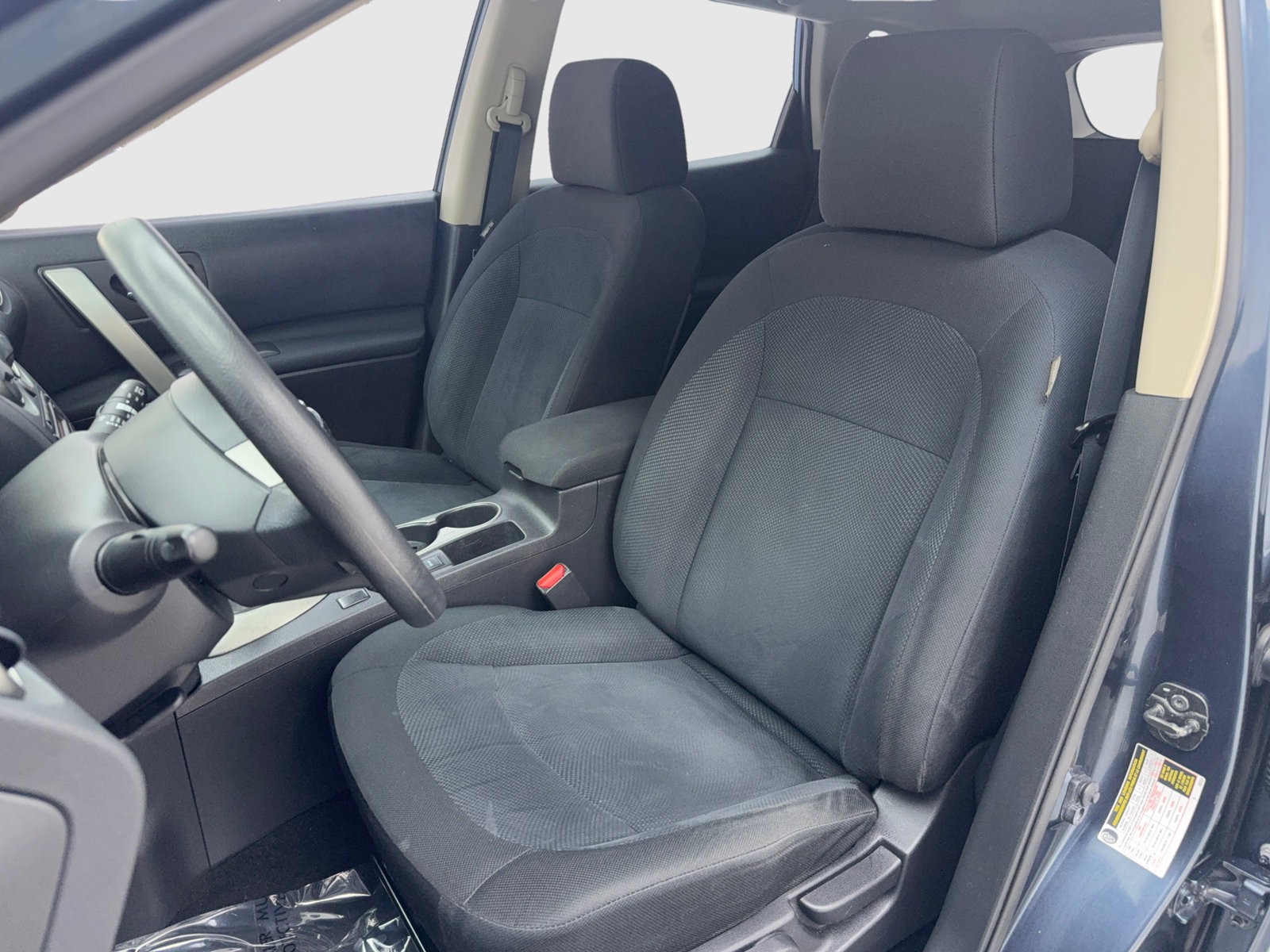 Used 2015 Nissan Rogue S FWD image 18
