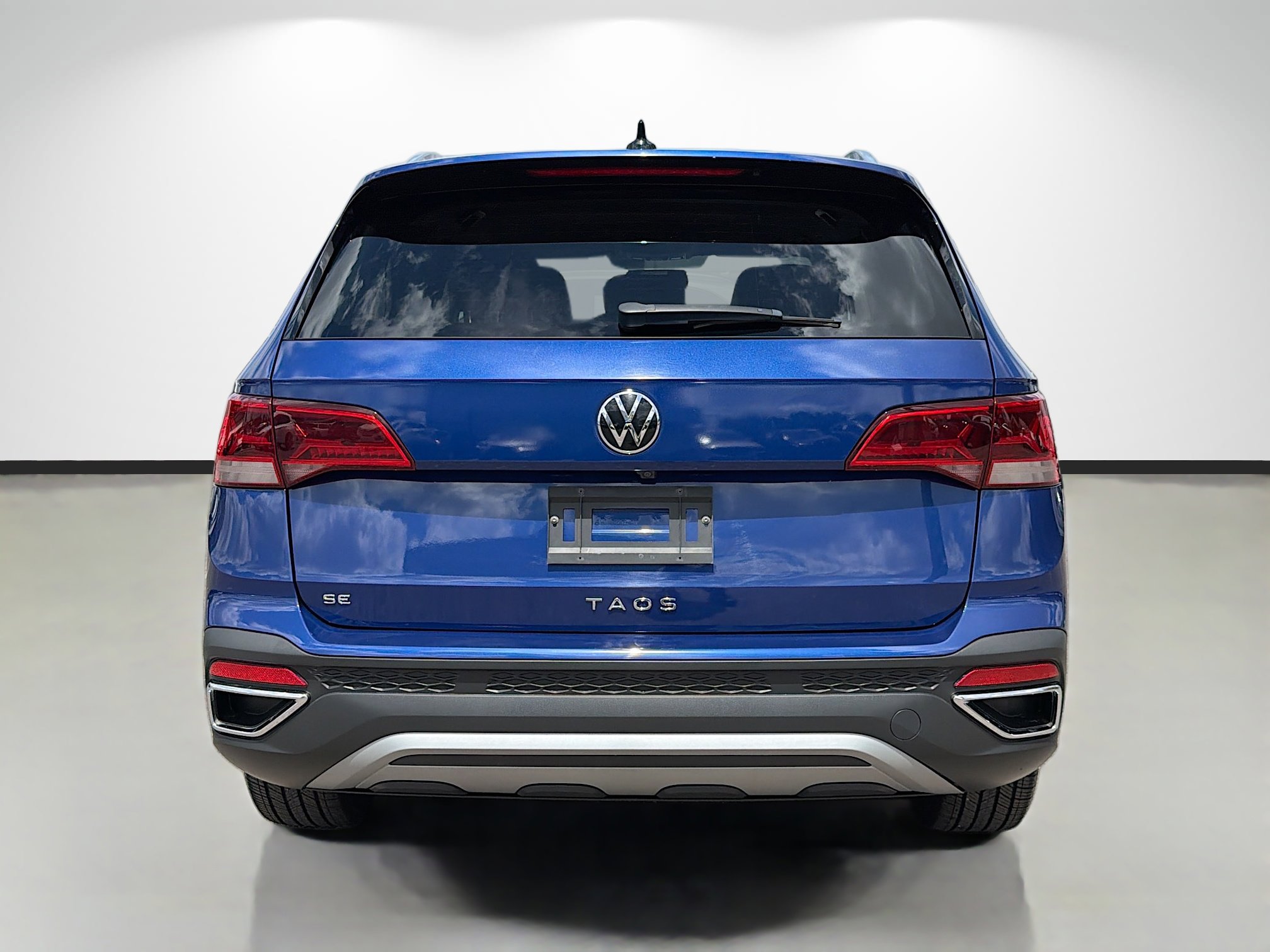 Used 2022 Volkswagen Taos SE image 4