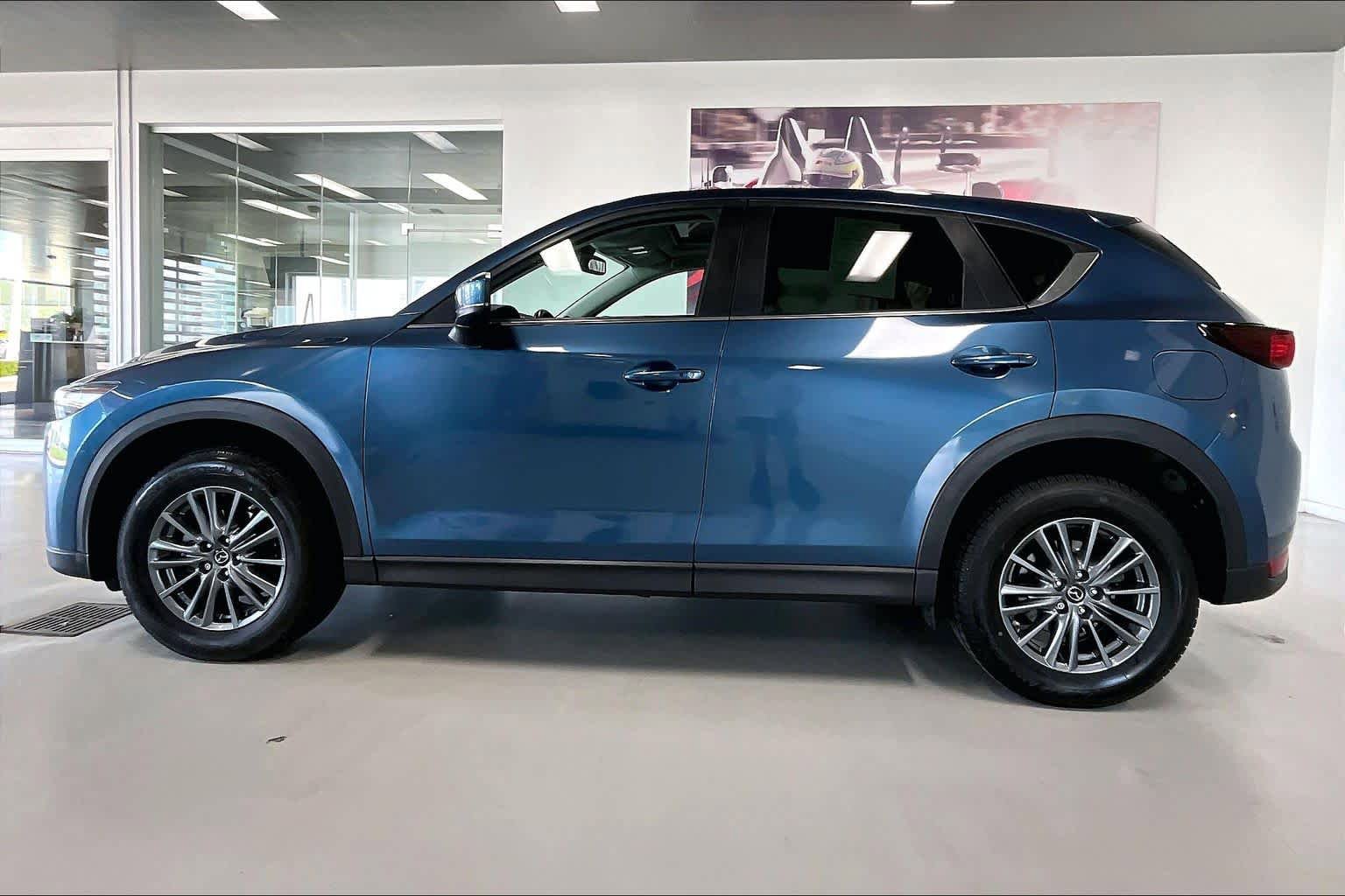 Used 2017 MAZDA CX-5 Touring w/ Preferred Equipment Package AWD/4WD image 3
