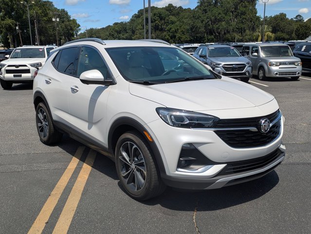 Used 2022 Buick Encore GX Essence w/ Advanced Technology Package FWD image 3