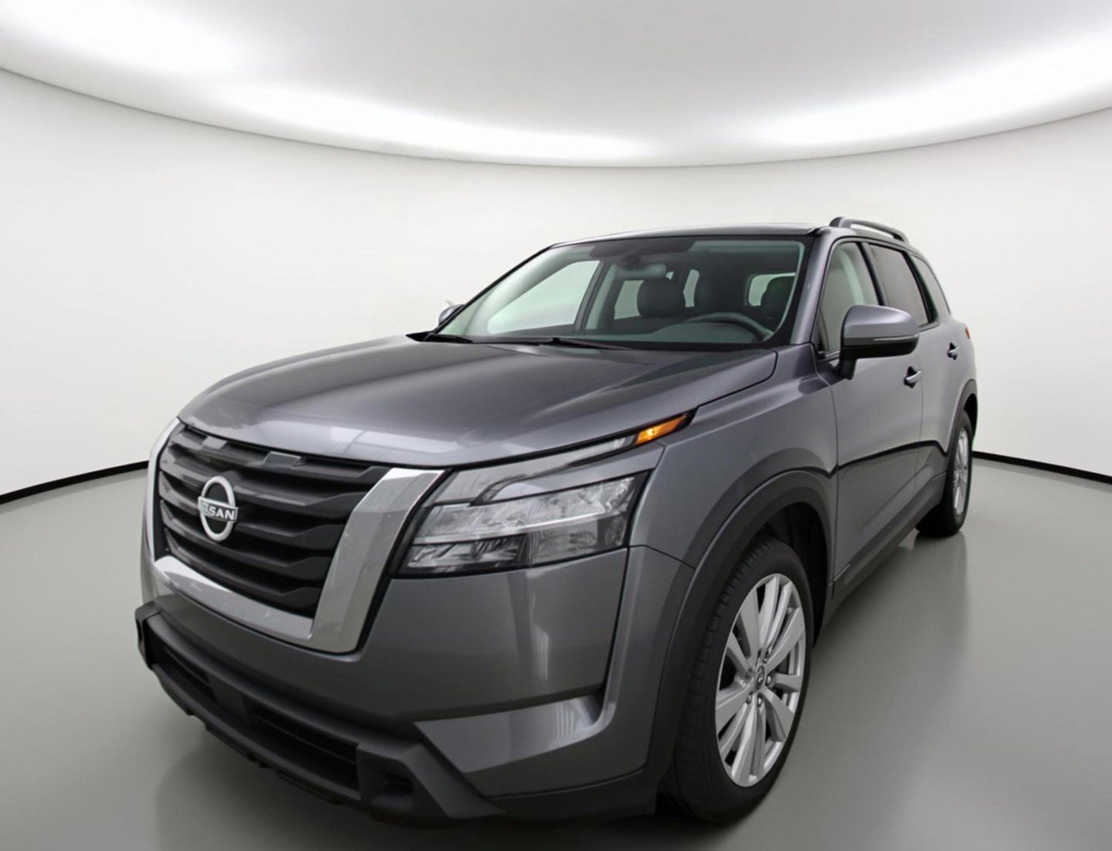 Used 2025 Nissan Pathfinder SV FWD image 3