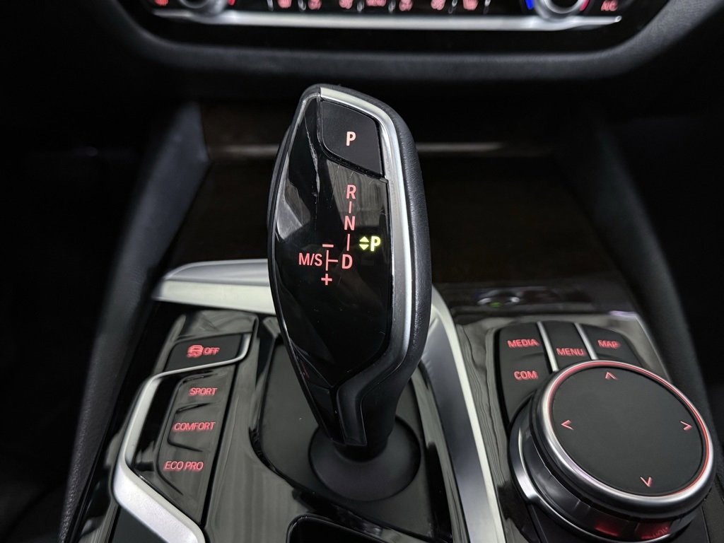 Used 2017 BMW 540i xDrive image 38