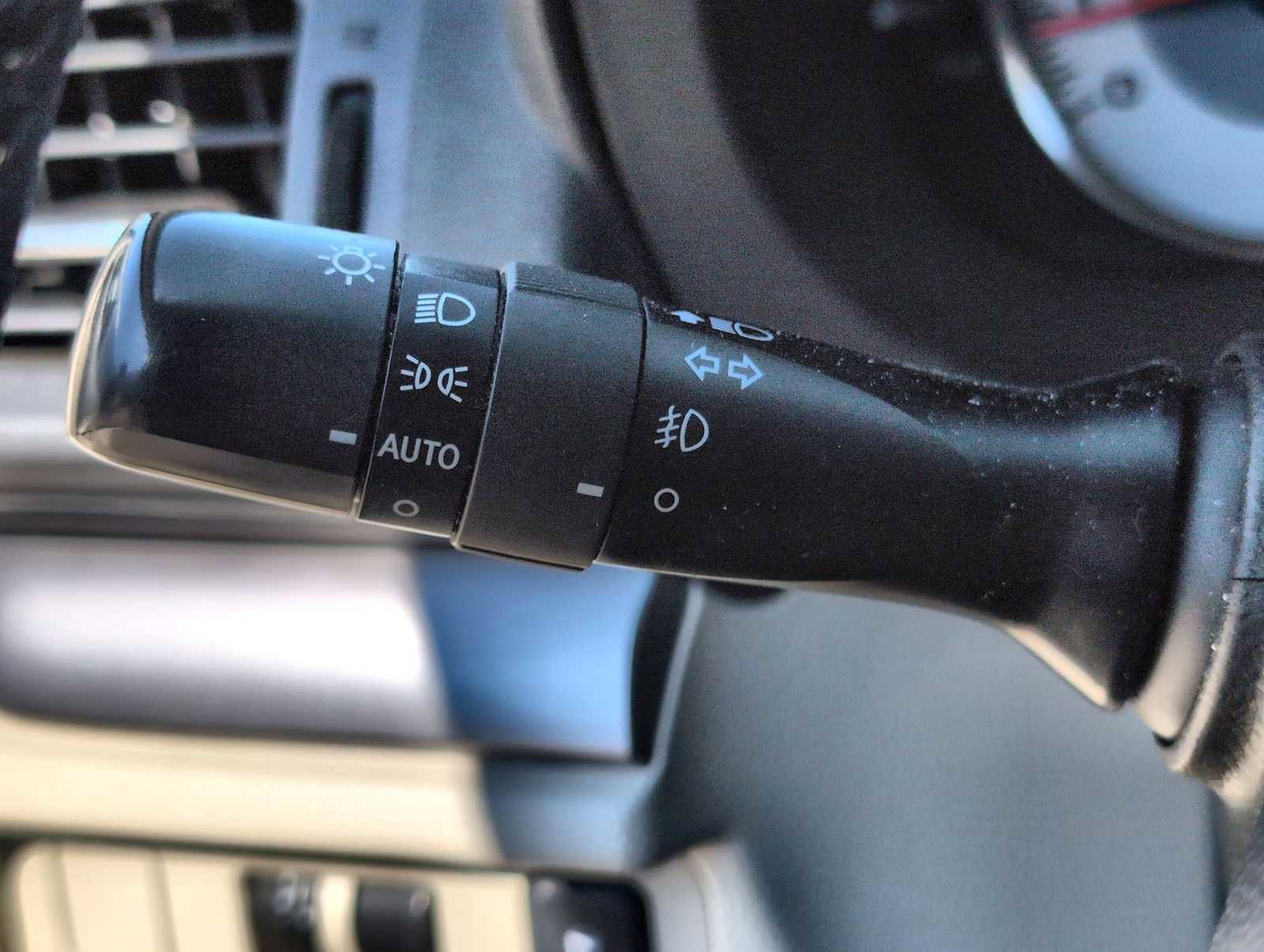 Used 2013 Subaru Impreza 2.0i Sport Limited w/ Popular Pkg 1 image 25