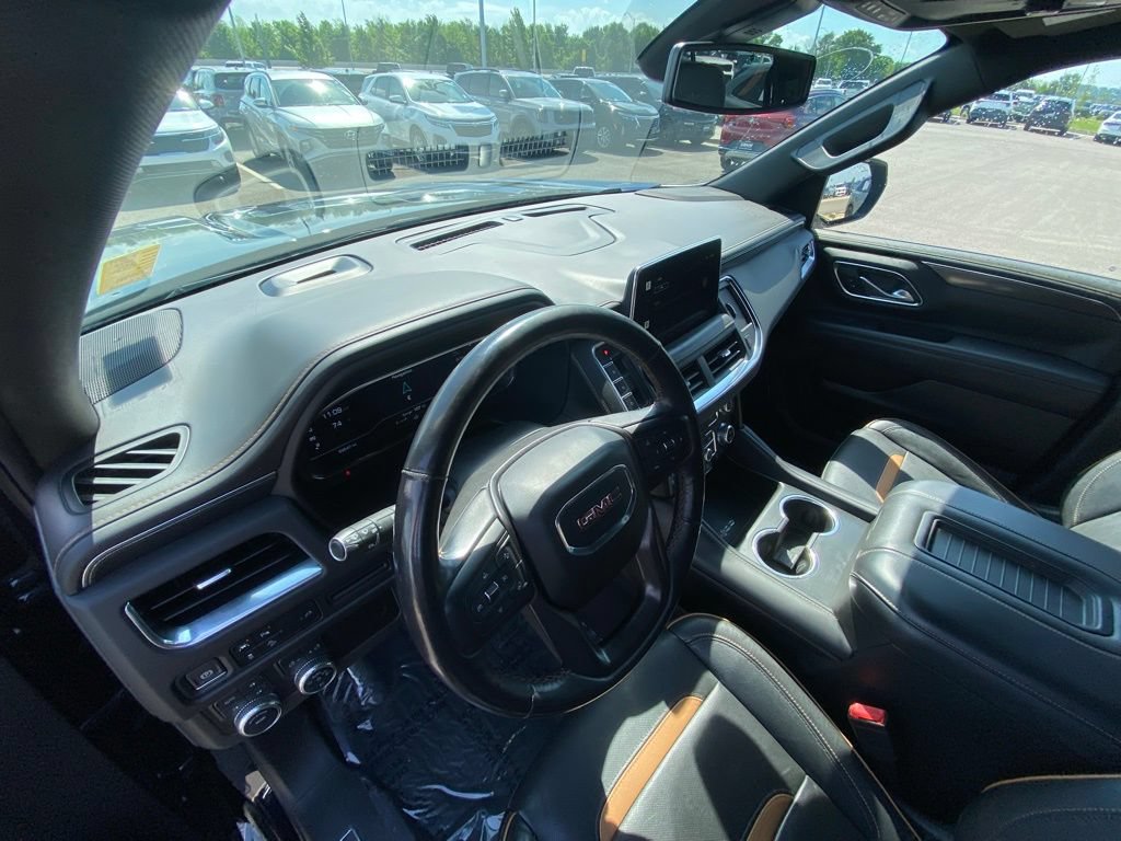 Used 2022 GMC Yukon XL AT4 AWD/4WD image 9