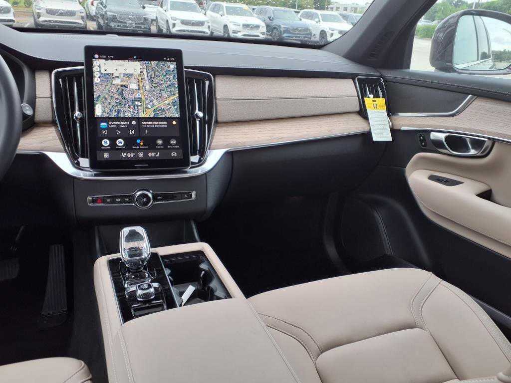 New 2025 Volvo XC90 B5 Core w/ Climate Package image 10