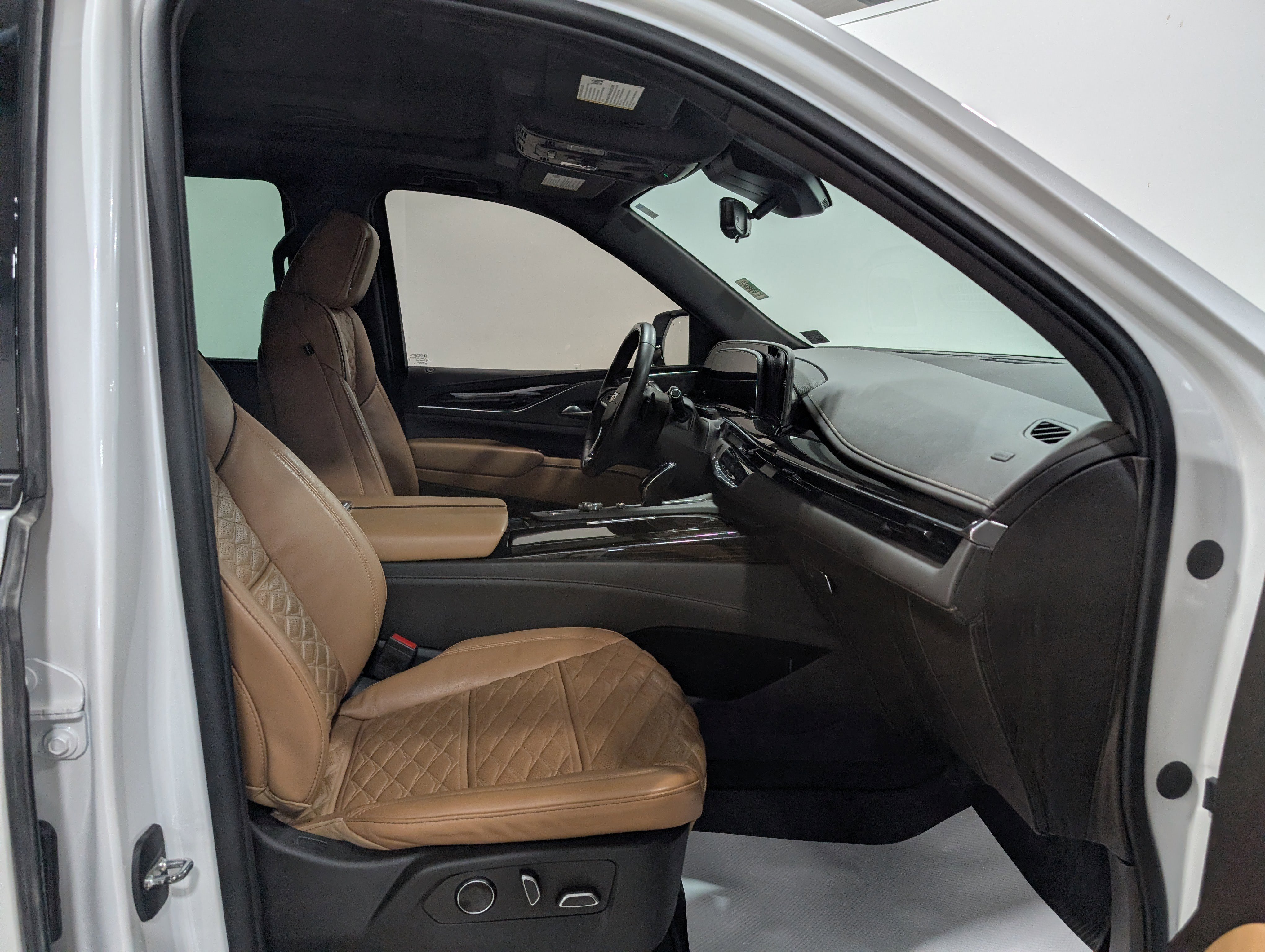 Used 2023 Cadillac Escalade Sport w/ LPO, ONYX Package AWD/4WD image 23