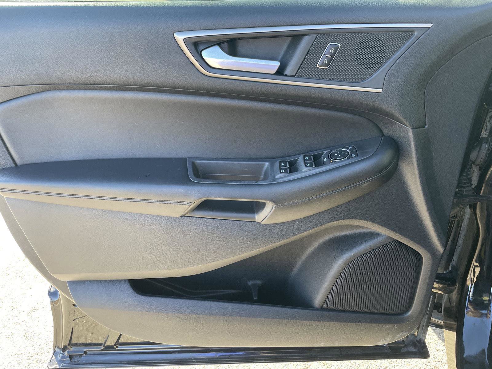 Used 2022 Ford Edge SEL image 13