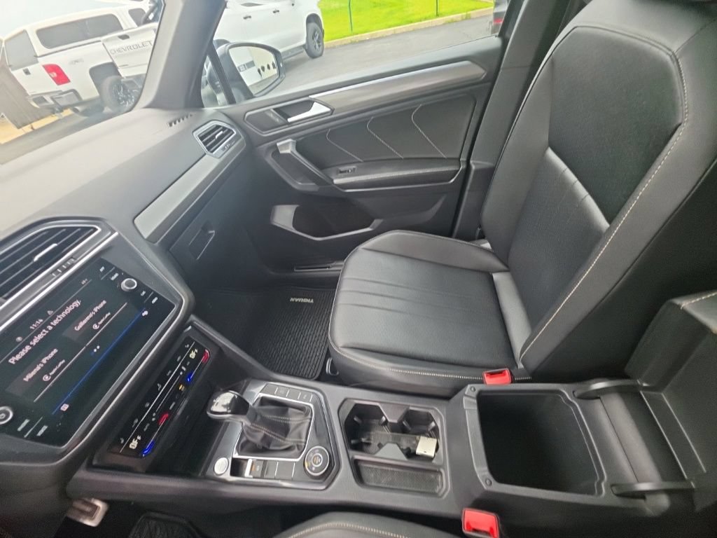 Used 2023 Volkswagen Tiguan SE R-Line AWD/4WD image 27
