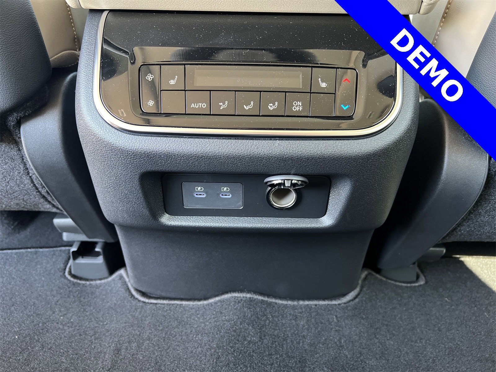 New 2025 Nissan Armada Platinum Reserve image 26