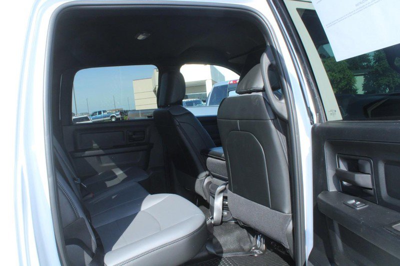 New 2024 RAM 2500 Tradesman w/ Chrome Appearance Group AWD/4WD image 4