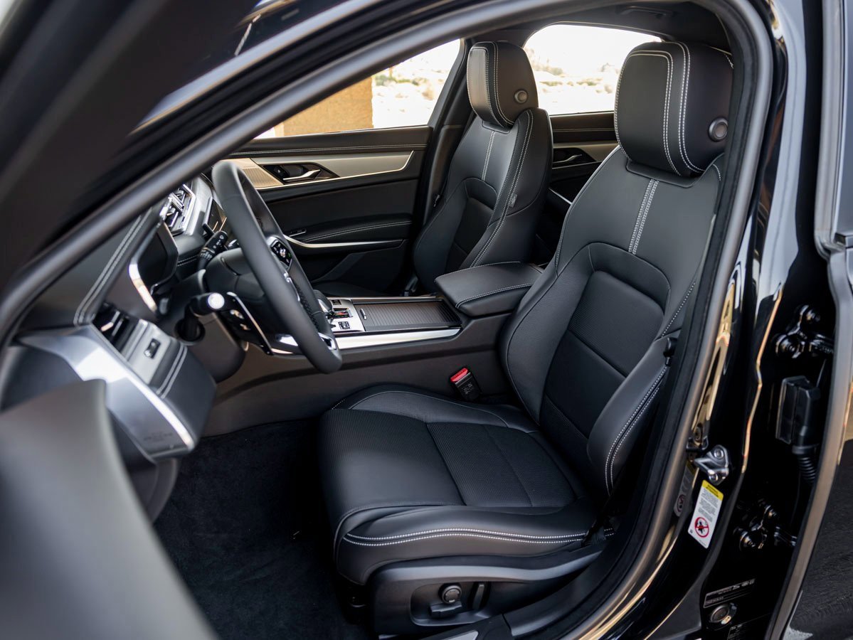 New 2024 Jaguar XF R-Dynamic SE image 13