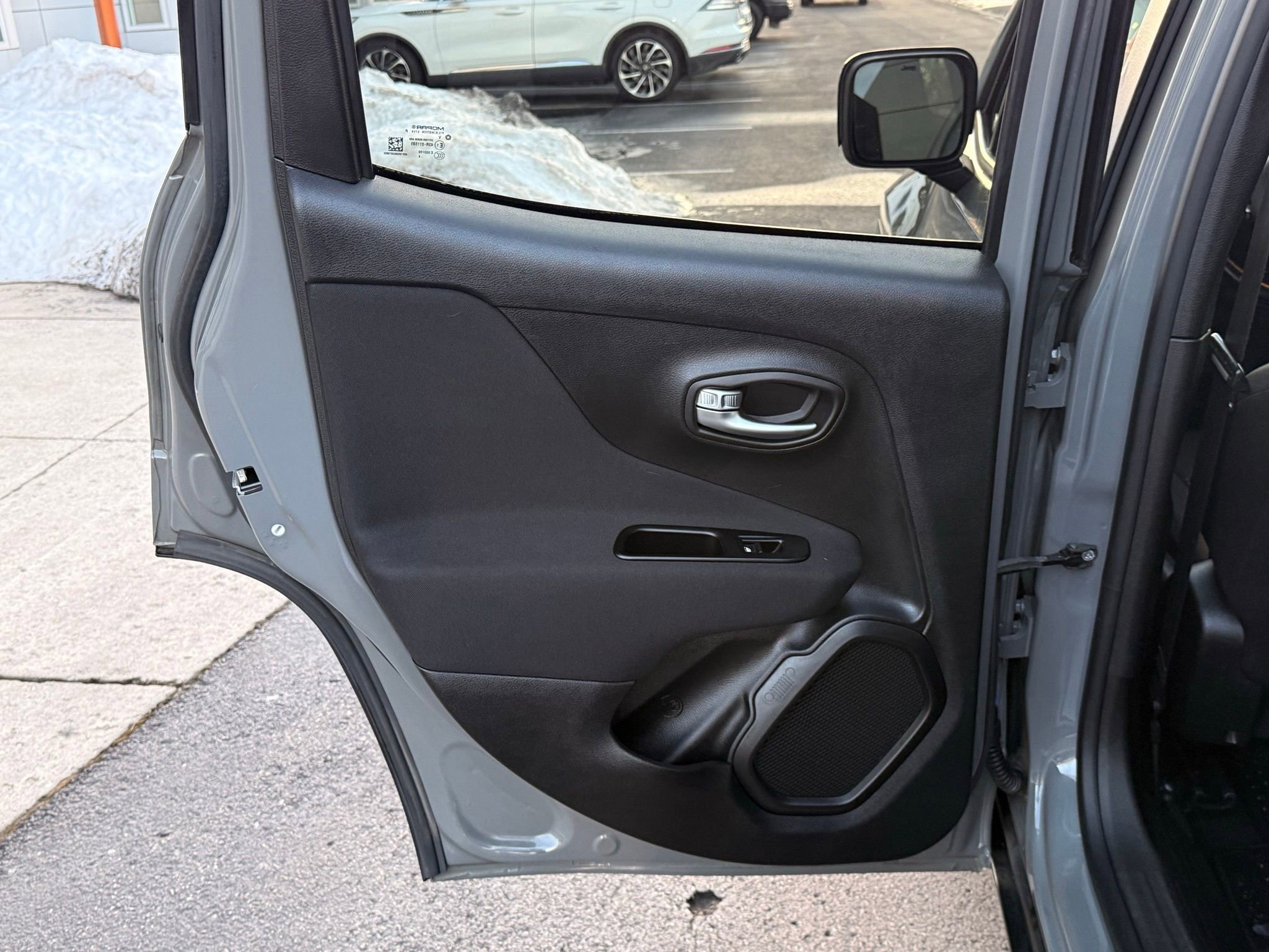 Used 2019 Jeep Renegade Latitude w/ Cold Weather Group image 36