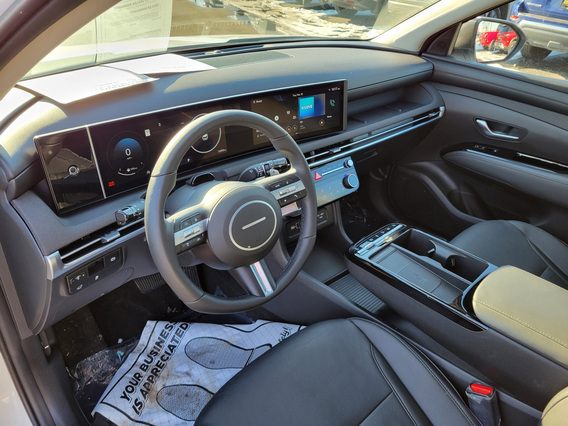 Used 2025 Hyundai Tucson Limited image 18