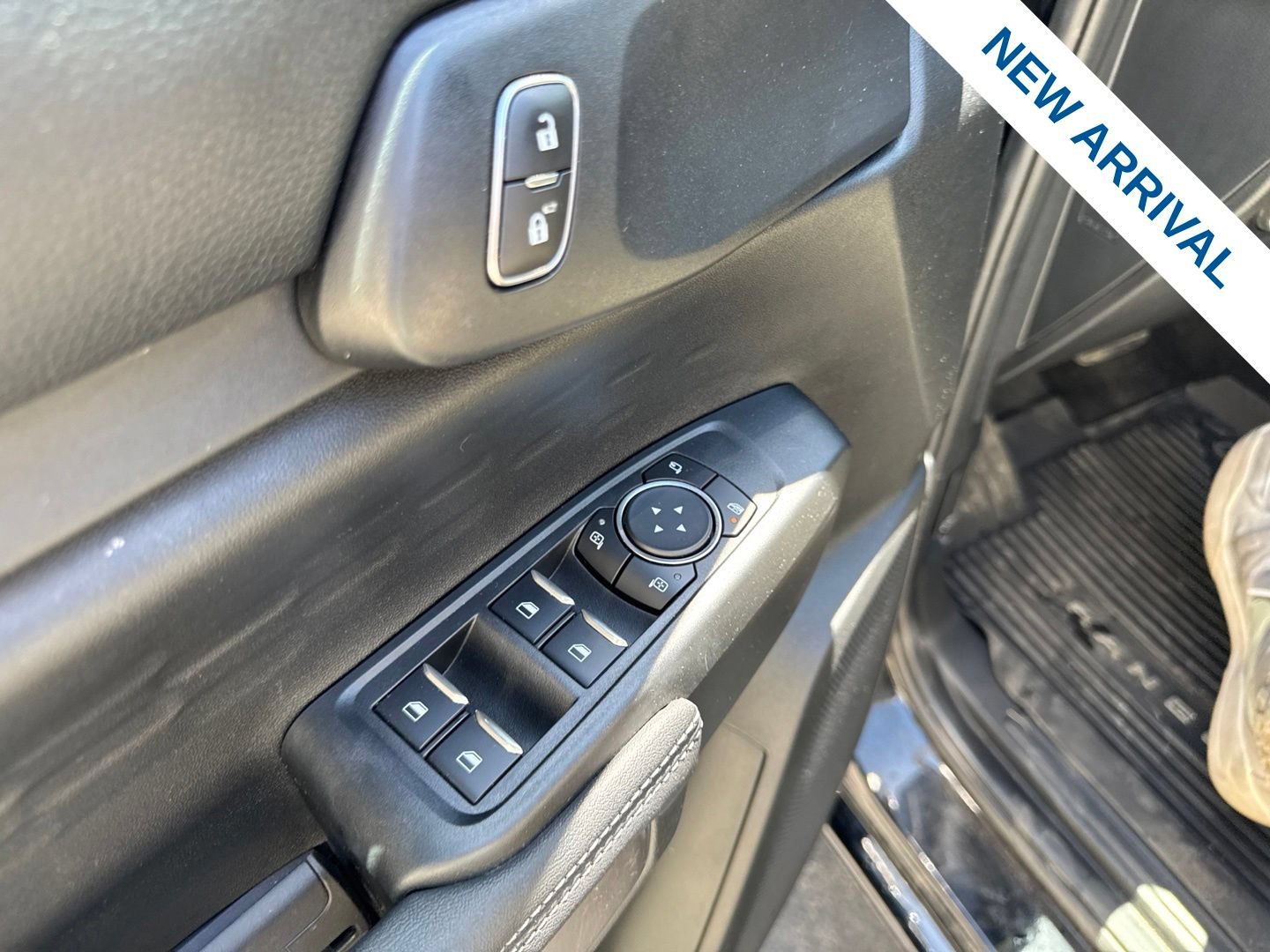 Used 2025 Ford Ranger XLT w/ Equipment Group 301A High AWD/4WD image 18