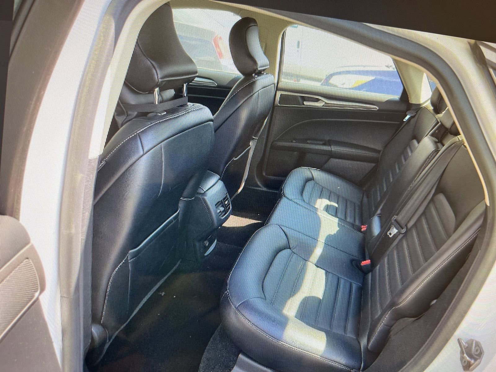 Used 2018 Ford Fusion SE w/ Equipment Group 602A FWD image 8