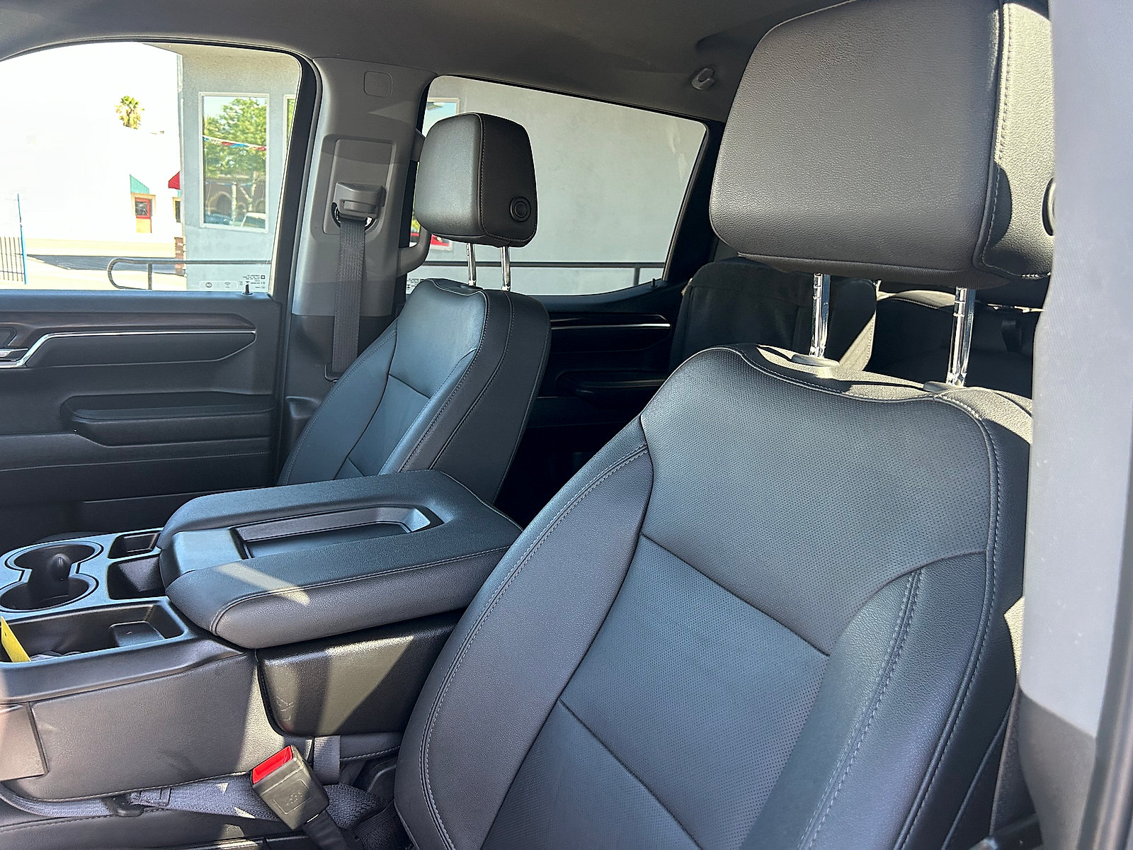 Used 2024 GMC Sierra 1500 SLT AWD/4WD image 11