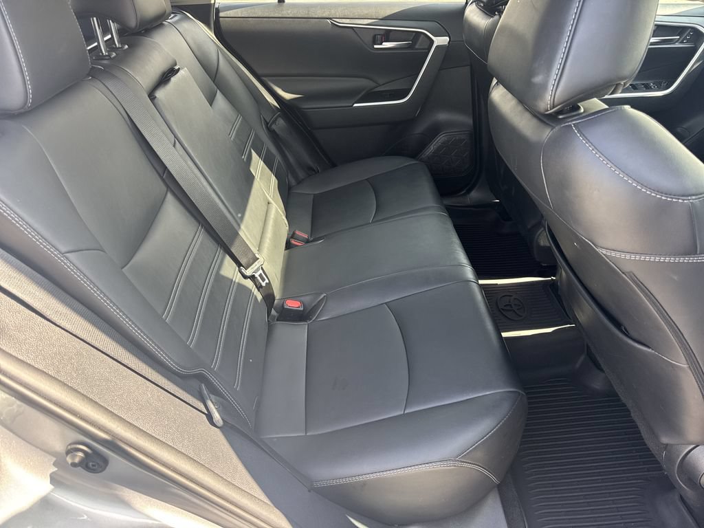 Used 2021 Toyota RAV4 XLE Premium FWD image 15