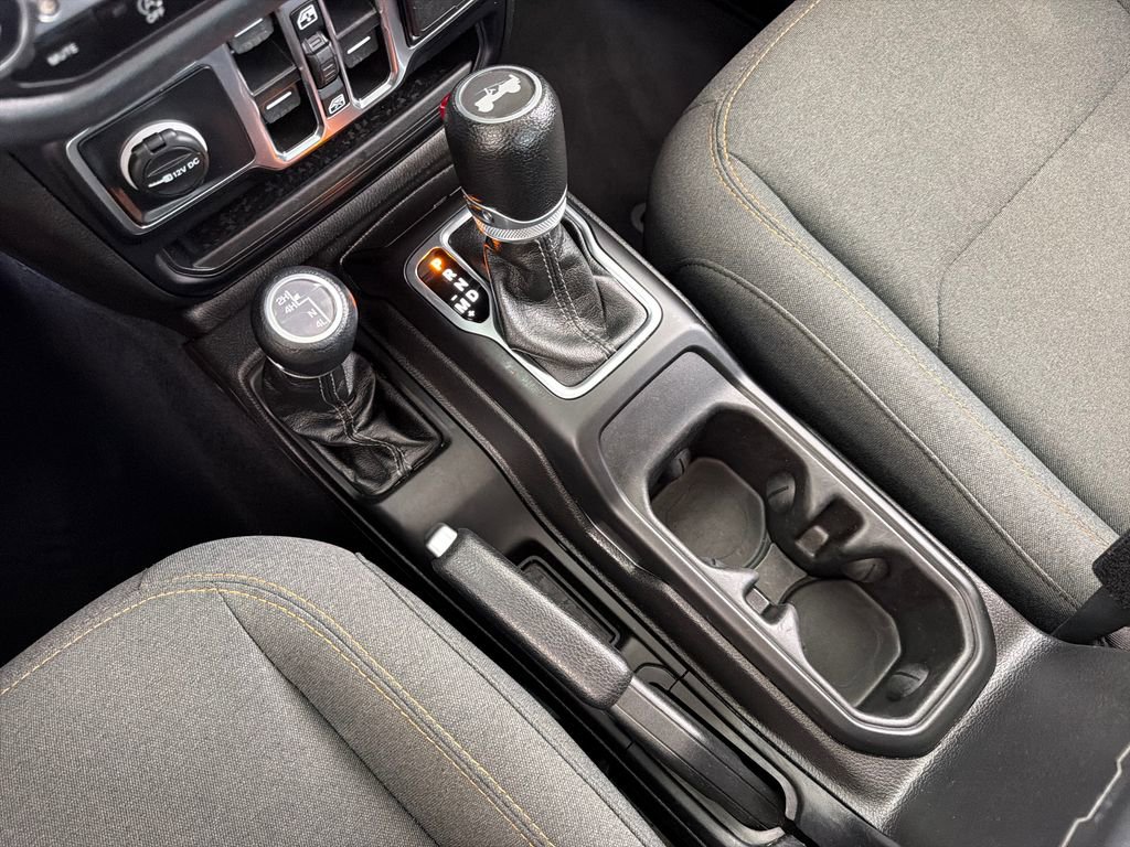 Used 2024 Jeep Wrangler Sahara image 27