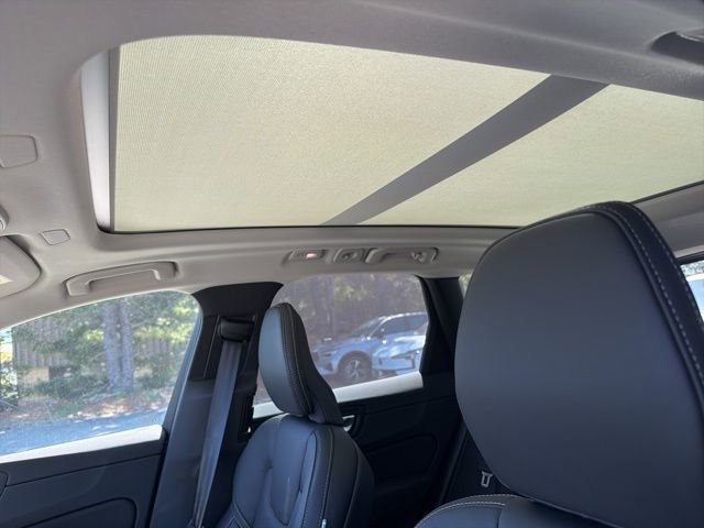 New 2026 Volvo XC60 B5 Ultra w/ Protection Package Premier AWD/4WD image 16