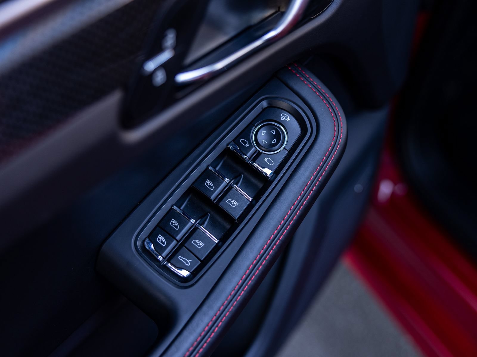 Certified 2024 Porsche Macan GTS AWD/4WD image 42