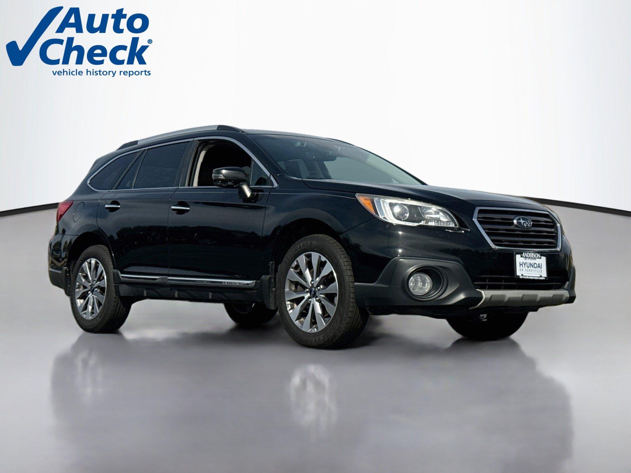 Used 2017 Subaru Outback 2.5i Touring AWD/4WD image 1