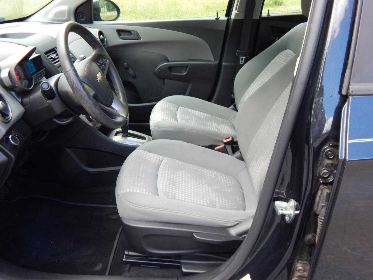 Used 2015 Chevrolet Sonic LS FWD image 10
