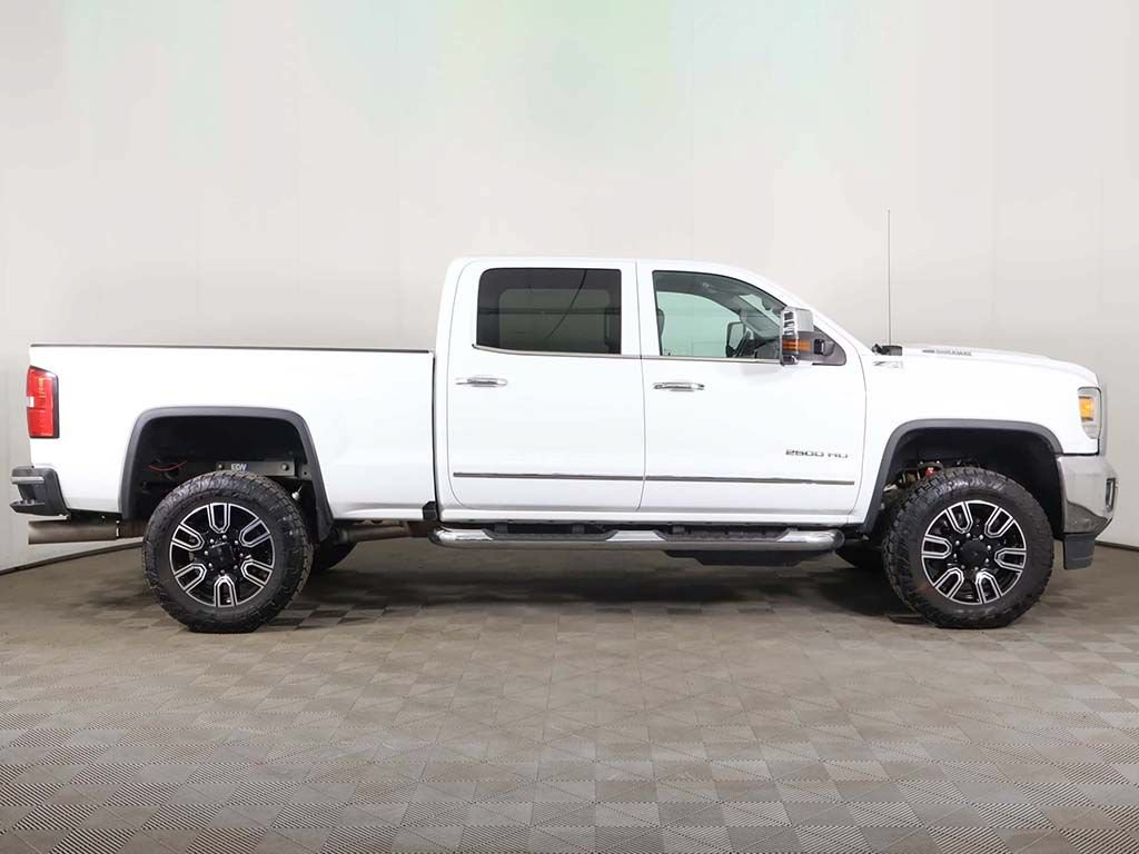 Used 2019 GMC Sierra 2500 SLT w/ Duramax Plus Package AWD/4WD image 17