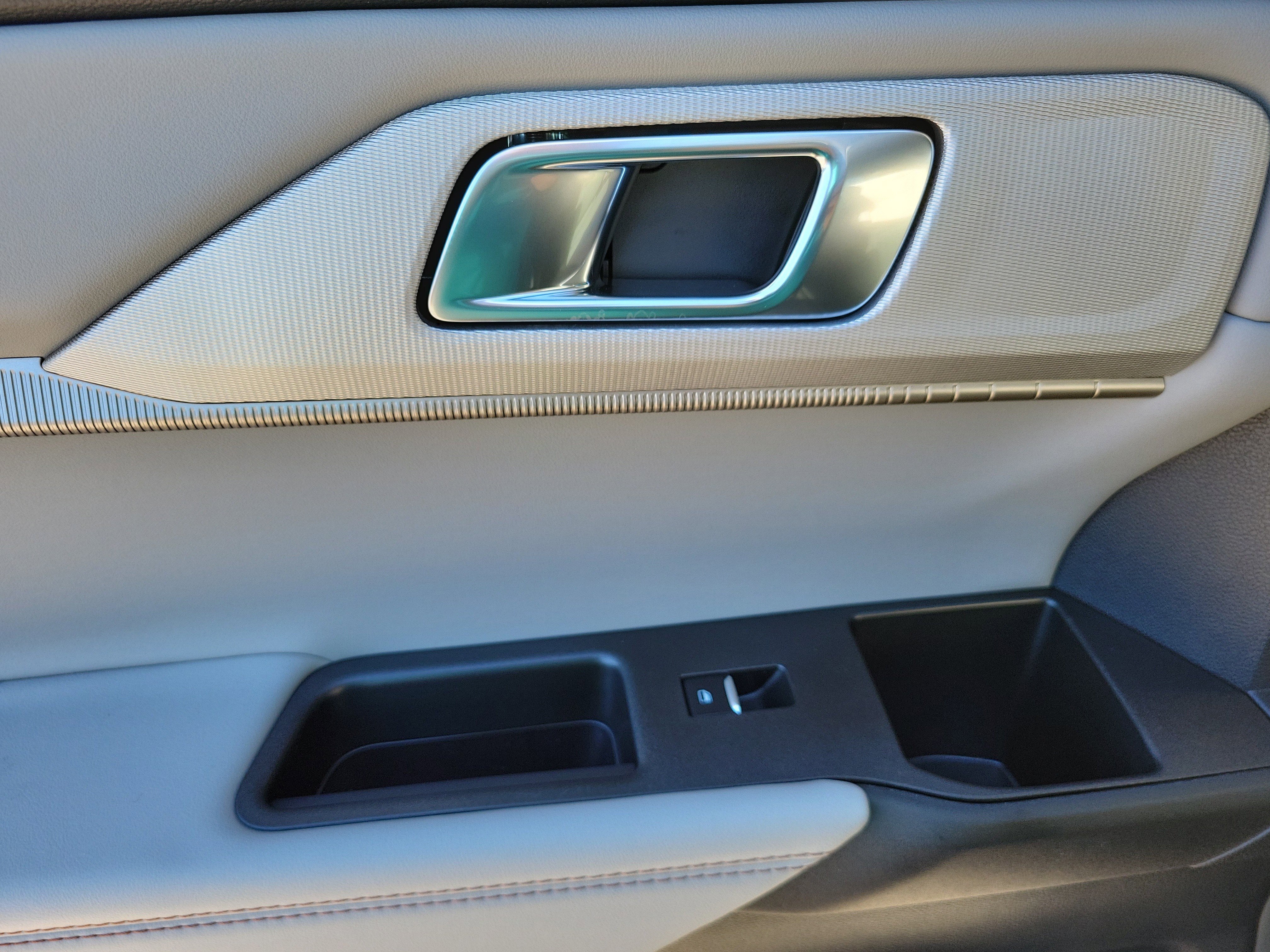 New 2026 Ford Explorer Active w/ Active Comfort Package image 20