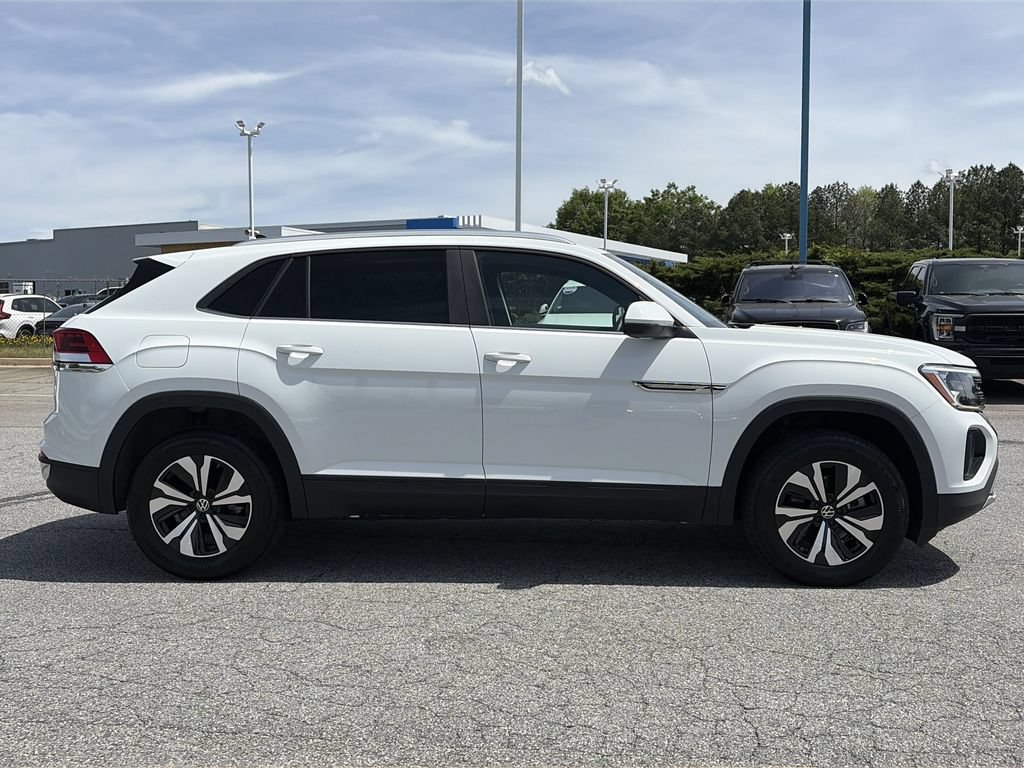 Certified 2024 Volkswagen Atlas Cross Sport SE FWD image 8