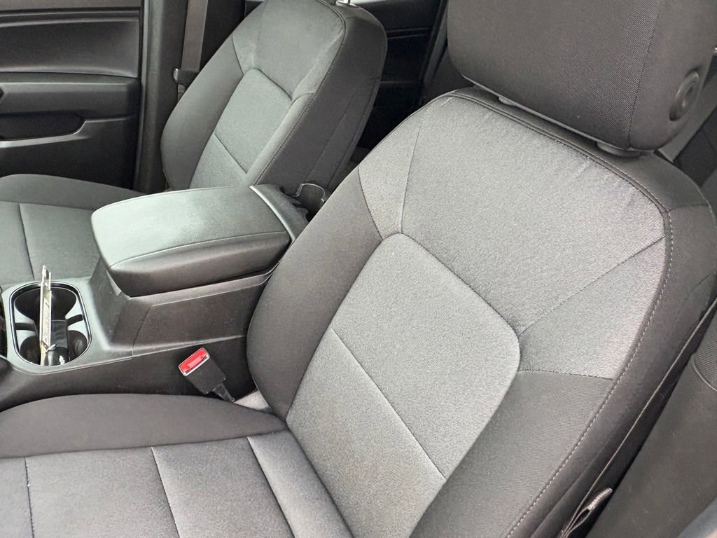 Used 2024 Chevrolet Colorado W/T w/ Safety Package image 31