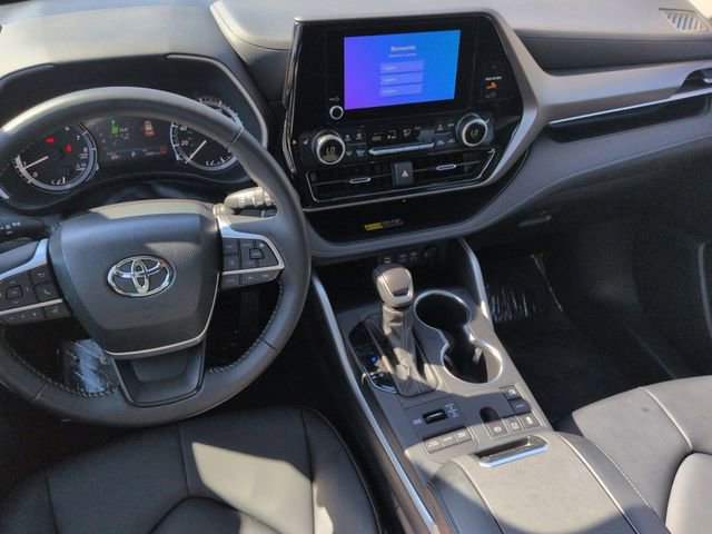 Certified 2025 Toyota Highlander XLE AWD/4WD image 24