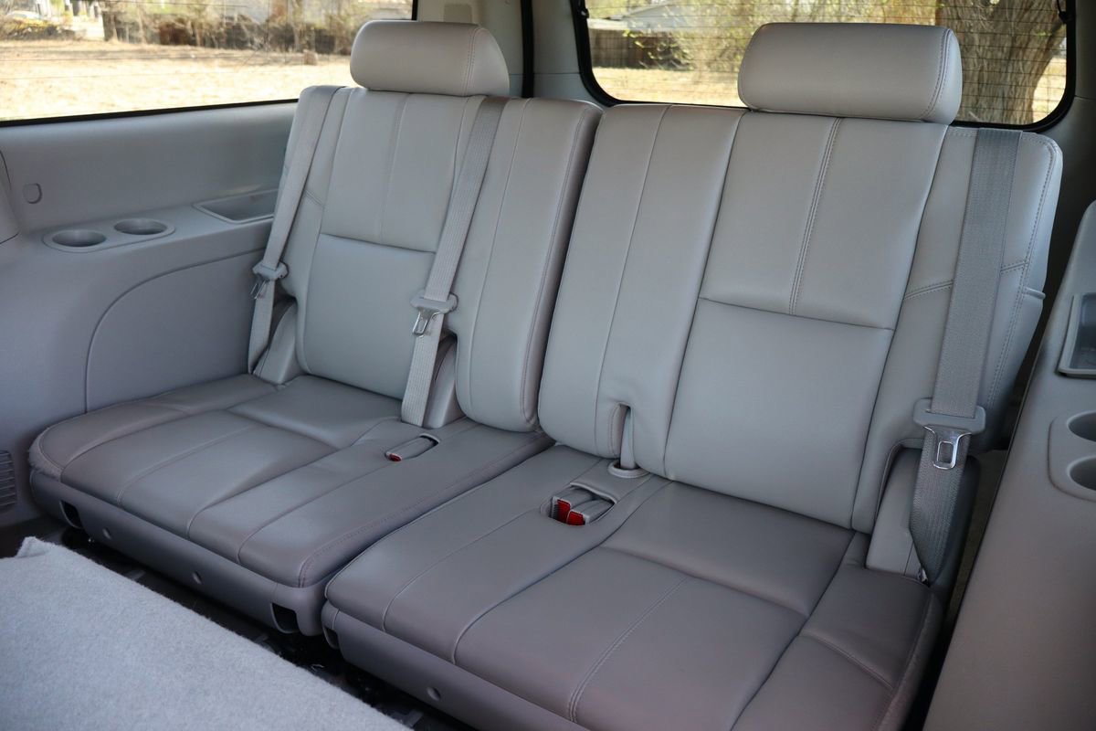 Used 2013 Chevrolet Suburban LT image 21