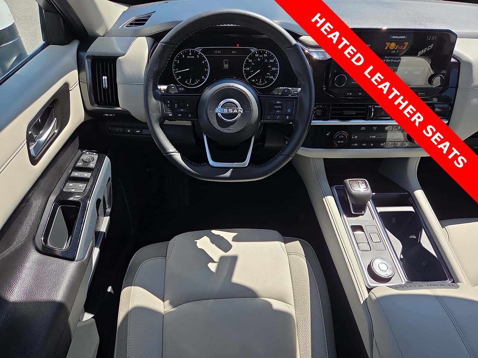 Used 2025 Nissan Pathfinder SL image 13