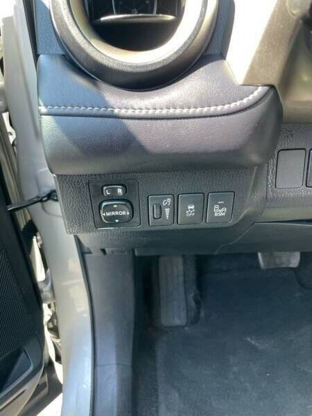 Used 2013 Toyota RAV4 Limited FWD image 10