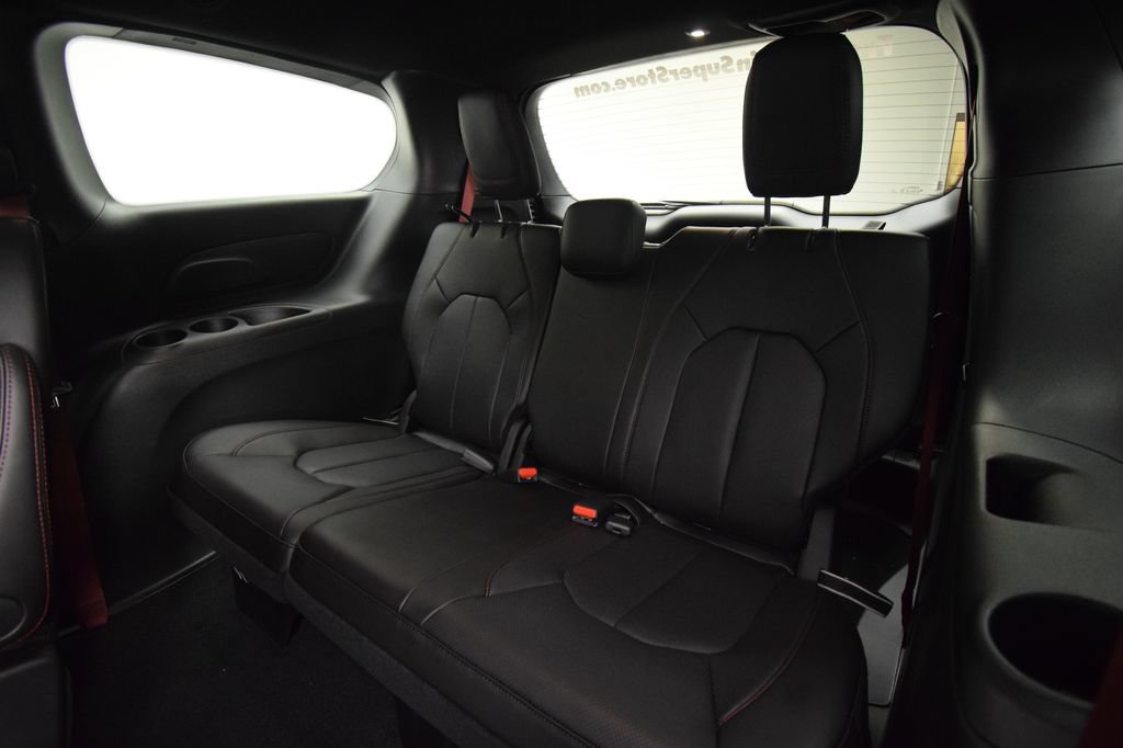 New 2027 Chrysler Pacifica Select FWD image 33